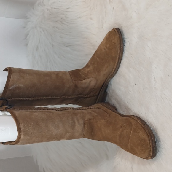 UGG Daphne  Women's Tan Suede Boots Sz 8 - Picture 5 of 11